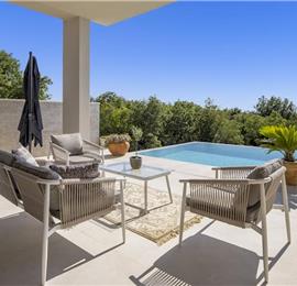 Luxury 4-Bedroom Villa with generous sized Infinity Pool near Buje, Istria. Sleeps 8